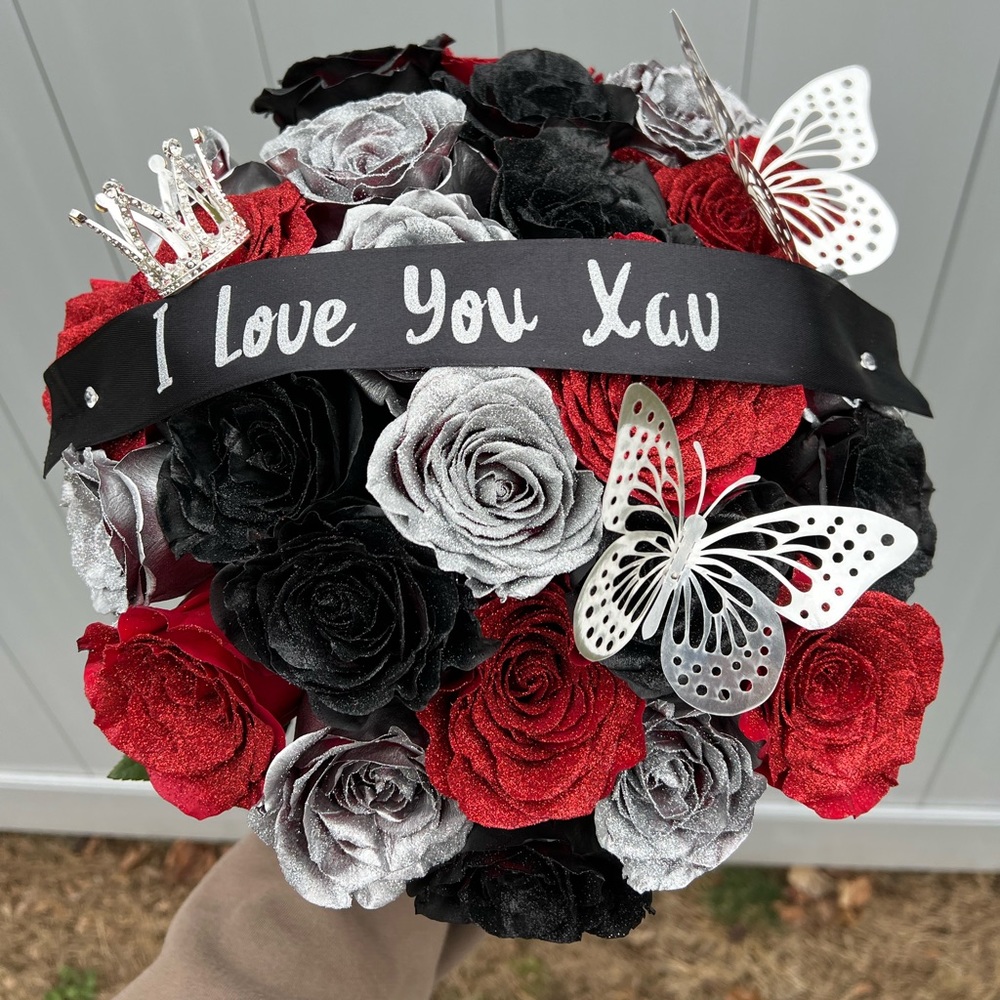 REAL ROSES! 24 Red, Silver & Black Glitter Rose Bouquet!